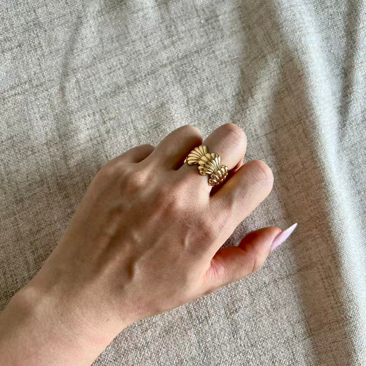 Shell Muse Ring